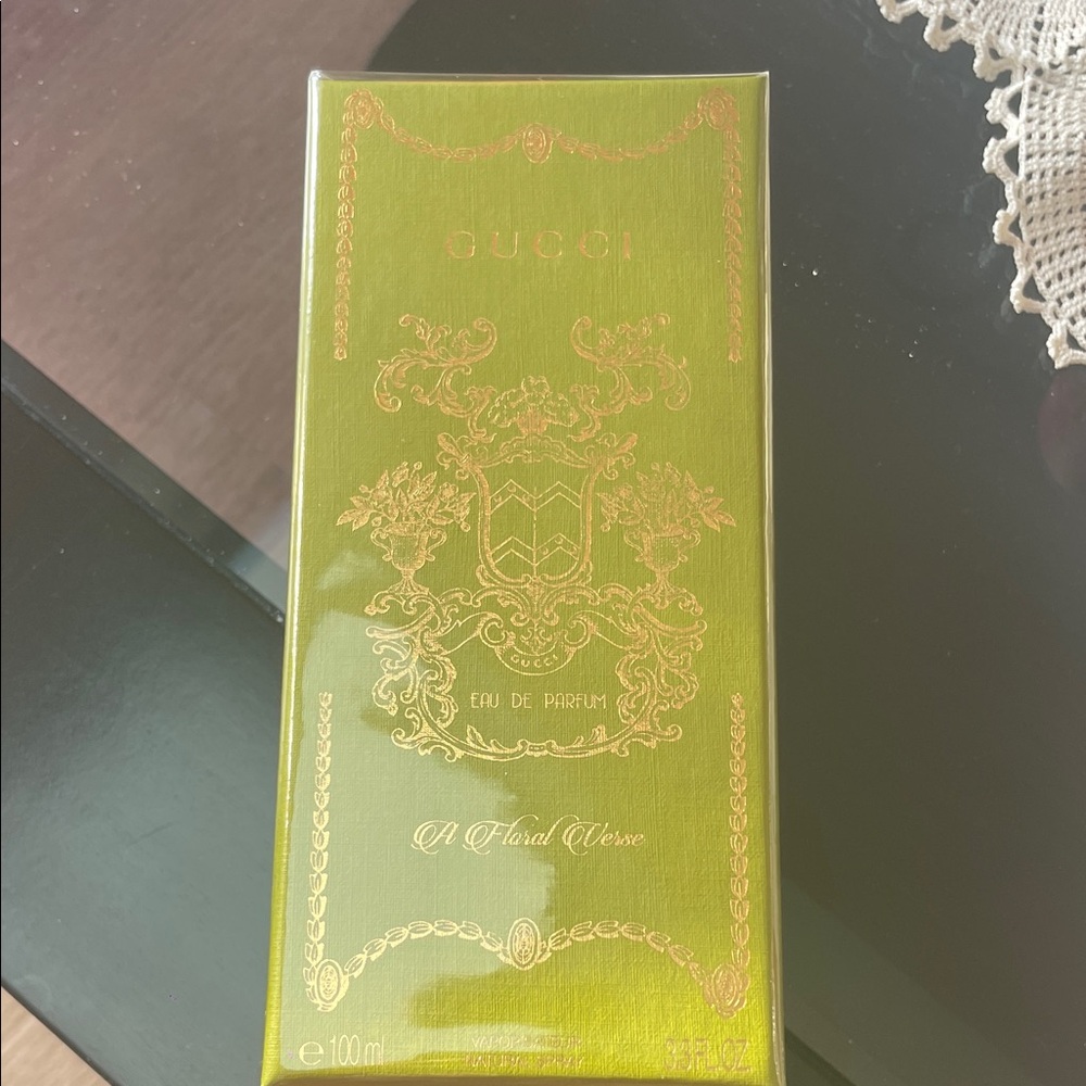 Gucci Eau de Parfum in Olive and Gold